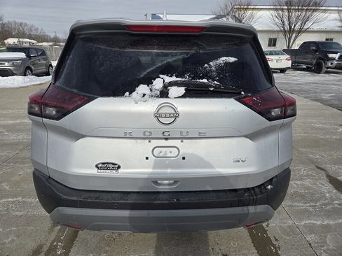 Used 2023 Nissan Rogue SV image 4