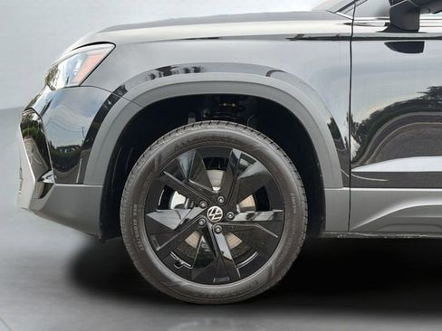 New 2026 Volkswagen Taos SE FWD image 33