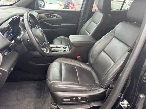 Used 2023 Chevrolet Traverse LT w/ LT Premium Package AWD/4WD image 15
