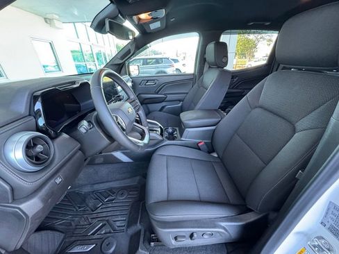 Used 2026 Chevrolet Colorado LT RWD image 12