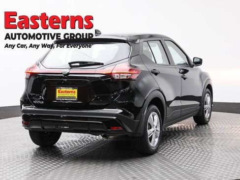 Used 2023 Nissan Kicks S image 5