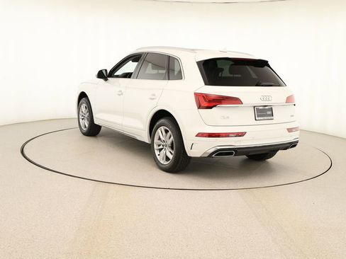 Used 2023 Audi Q5 2.0T Premium w/ Convenience Package image 4