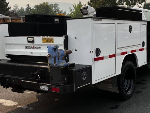 Used 2012 Ford F550 4x4 Crew Cab Super Duty w/ Payload Upgrade Pkg image 5