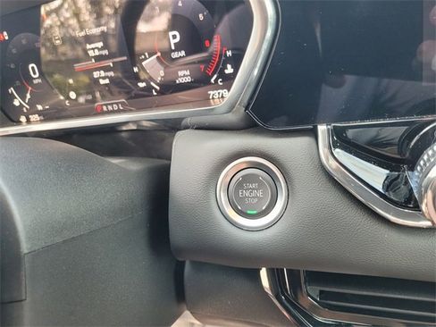 New 2025 GMC Canyon Elevation w/ Convenience Package image 24