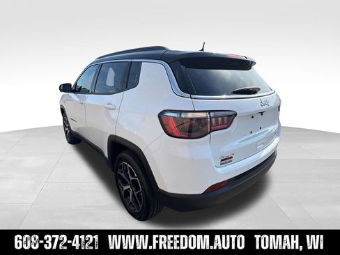 Used 2025 Jeep Compass Limited AWD/4WD image 3