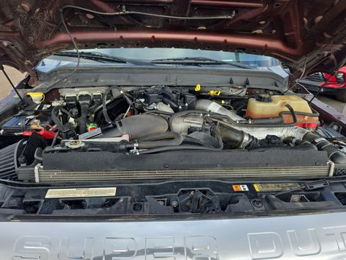 Used 2015 Ford F250 Platinum w/ Platinum Package image 32