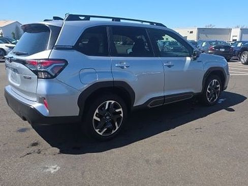 Used 2025 Subaru Forester Limited image 4