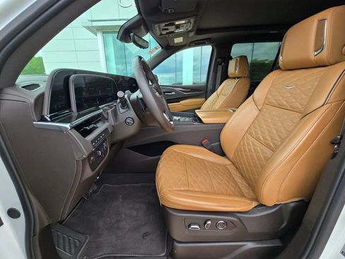 Used 2024 Cadillac Escalade Sport AWD/4WD image 10