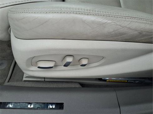 Used 2013 Cadillac XTS Platinum w/ Driver Assist Package image 13