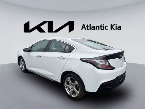 Used 2017 Chevrolet Volt LT w/ Comfort Package FWD image 10