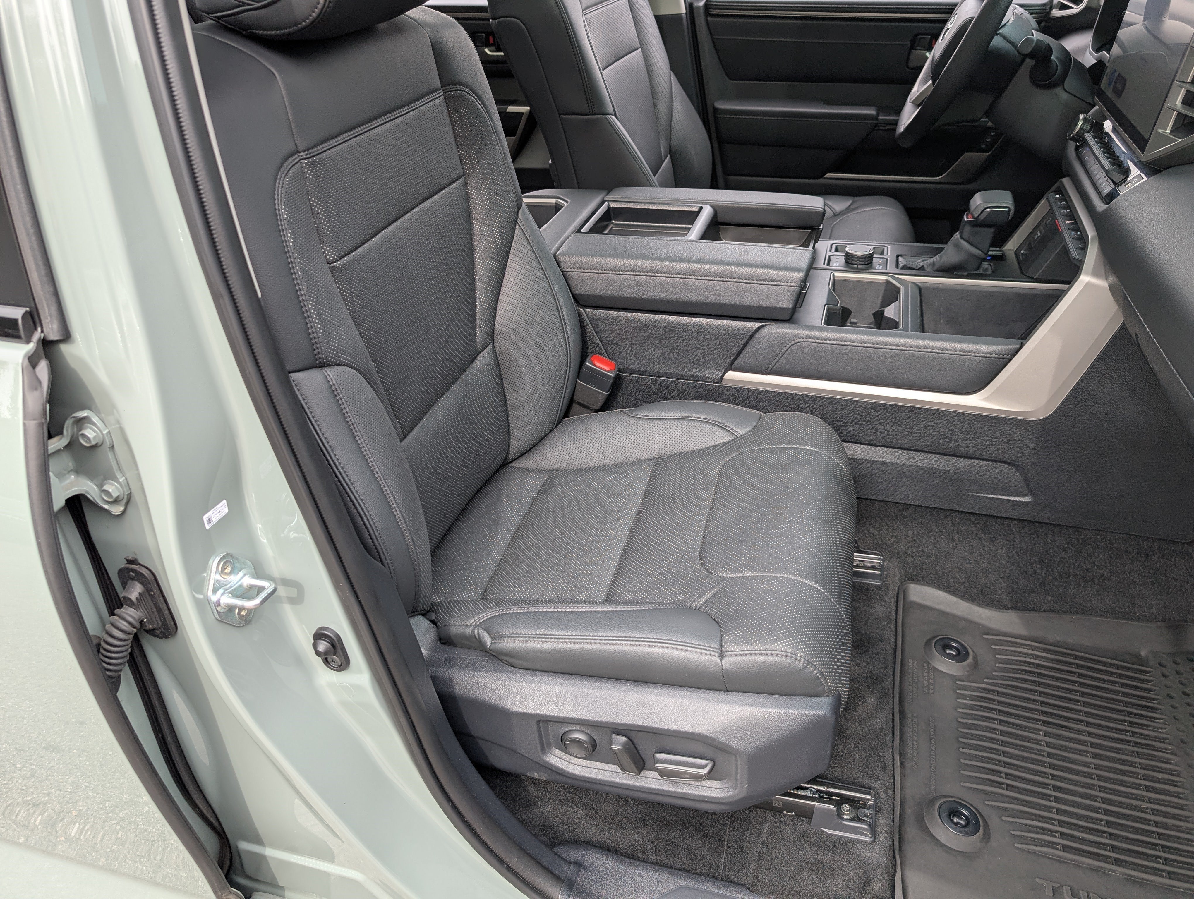 Used 2024 Toyota Tundra Limited w/ TRD Off-Road Package AWD/4WD image 21
