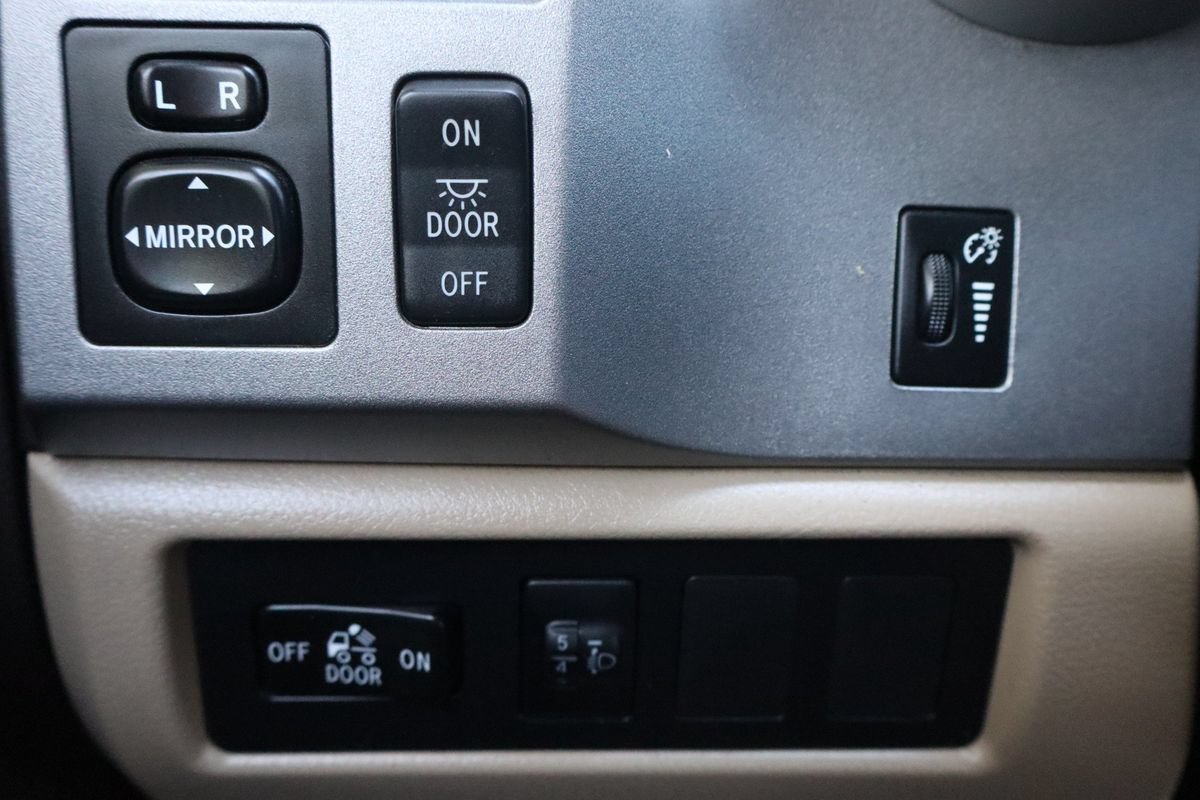 Used 2010 Toyota Tundra 2WD CrewMax w/ SR5 Pkg image 28