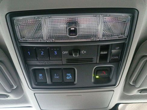 Used 2020 Toyota 4Runner image 43