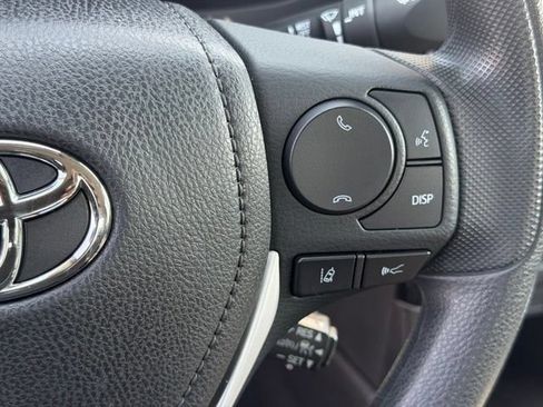Used 2017 Toyota Corolla LE w/ Carpet Mat Package (TMS) FWD image 23