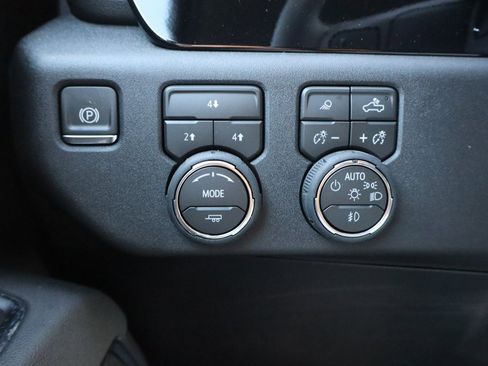 New 2026 Chevrolet Silverado 3500 LT w/ All Star Edition image 9