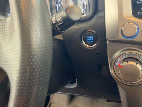 Used 2021 Toyota 4Runner SR5 Premium w/ Moonroof Package RWD image 19