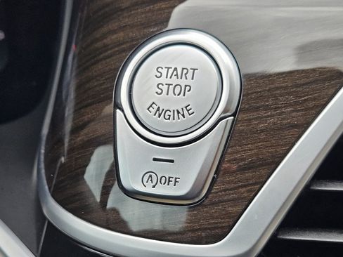 Used 2022 BMW 740i w/ Premium Package image 20