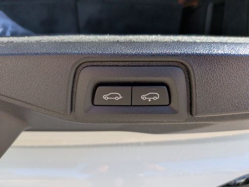 Used 2026 BMW X7 xDrive40i w/ M Sport Package AWD/4WD image 52