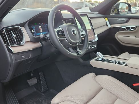 New 2026 Volvo XC90 B6 Ultra w/ Lounge Package image 6