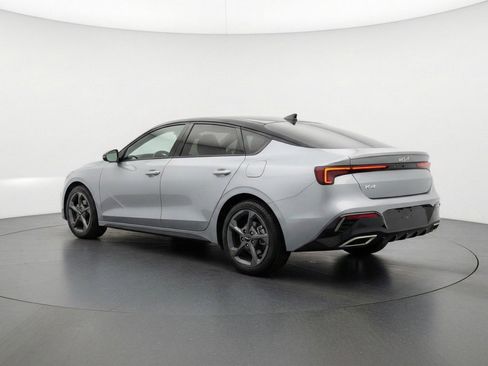 Used 2025 Kia K4 LXS image 6