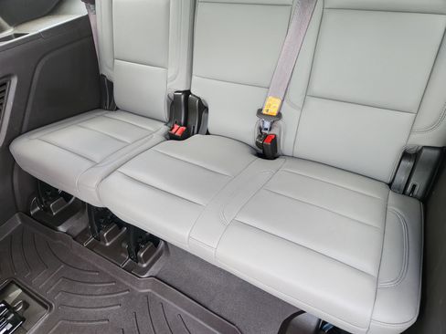 Used 2023 Chevrolet Tahoe Z71 w/ Luxury Package AWD/4WD image 33
