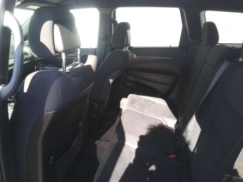 Used 2016 Jeep Grand Cherokee Laredo w/ Quick Order Package 23E image 9