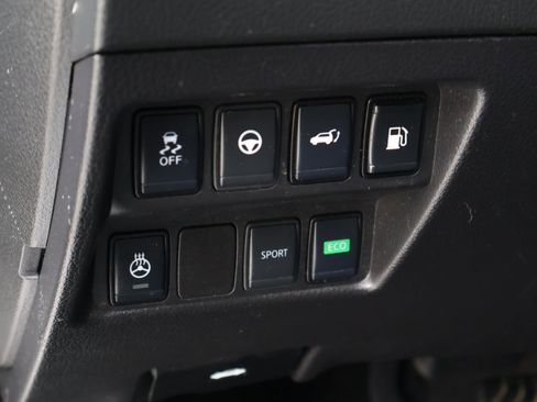 Used 2020 Nissan Rogue SV w/ Premium Package image 20