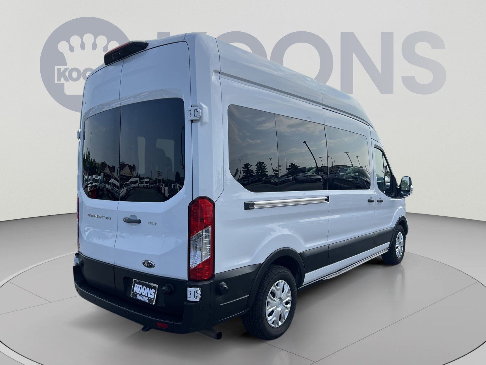 Used 2024 Ford Transit 350 XLT RWD image 7