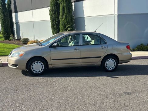Used 2006 Toyota Corolla CE image 2