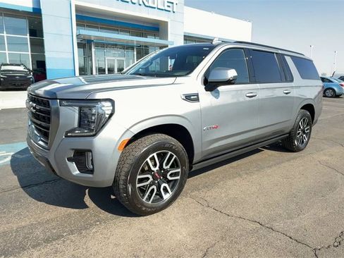 Used 2023 GMC Yukon XL AT4 w/ AT4 Premium Plus Package image 4