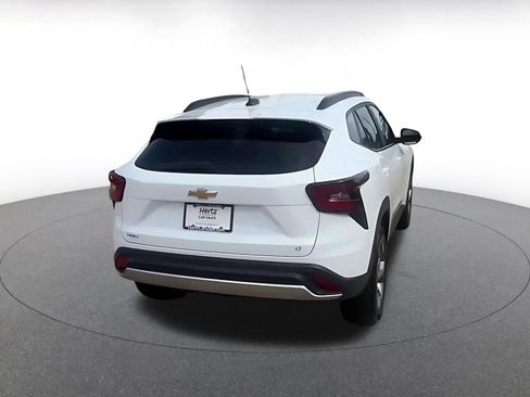 Used 2025 Chevrolet Trax LT w/ LT Convenience Package FWD image 14