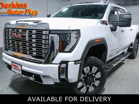 Used 2024 GMC Sierra 2500 Denali w/ Denali Reserve Package AWD/4WD image 1