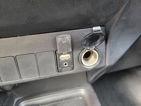 Used 2015 Toyota RAV4 XLE image 28