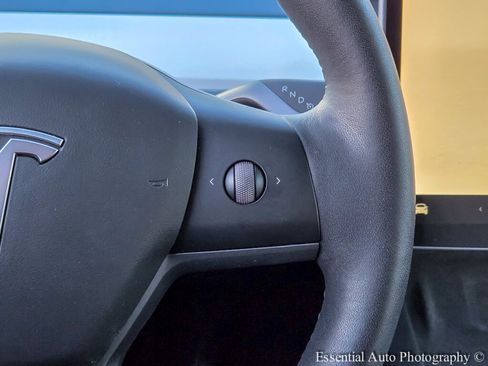 Used 2023 Tesla Model Y Long Range image 19