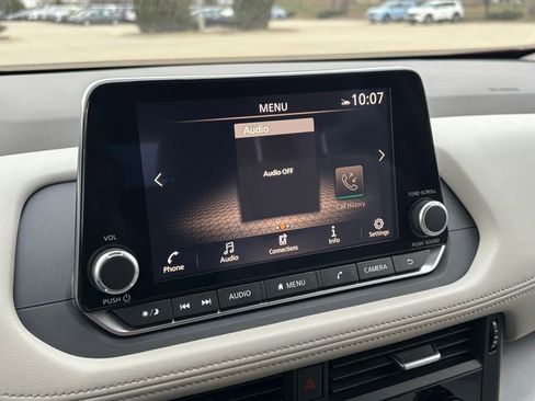 Used 2023 Nissan Rogue SV image 17