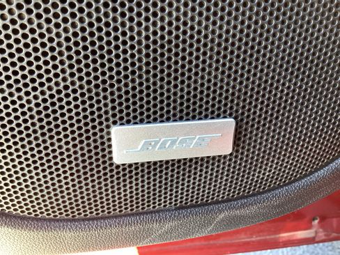 Used 2023 GMC Acadia SLT image 30