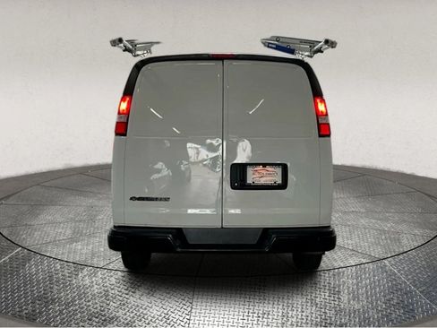 Used 2020 Chevrolet Express 3500 w/ Driver Convenience Package image 7