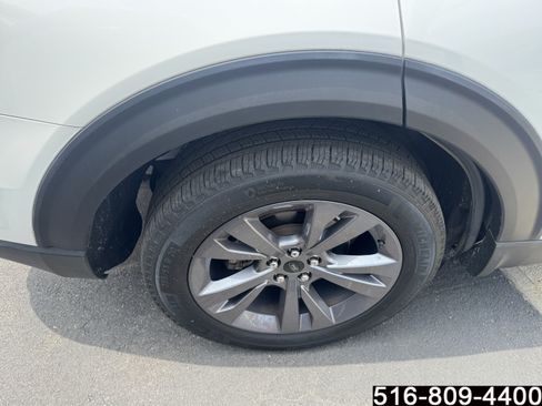 Used 2022 Ford Explorer XLT w/ Equipment Group 202A AWD/4WD image 12