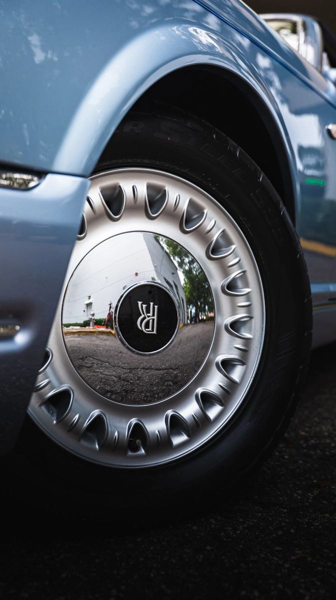 Used 2000 Rolls-Royce Corniche RWD image 7