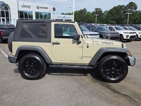 Used 2017 Jeep Wrangler Sport AWD/4WD image 13