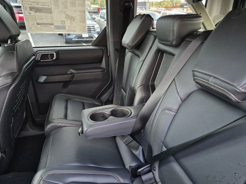 New 2025 Ford Bronco Badlands image 15