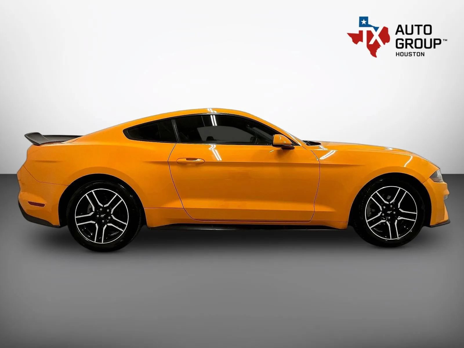 Used 2018 Ford Mustang Coupe RWD image 8
