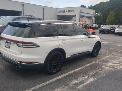 Used 2023 Lincoln Aviator Reserve RWD image 4