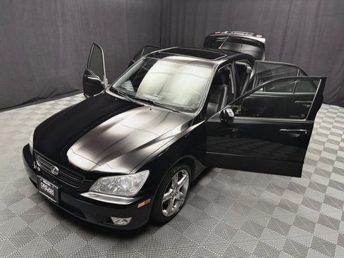 Used 2003 Lexus IS 300 RWD image 18