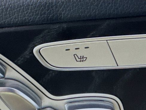 Used 2017 Mercedes-Benz C 300 4MATIC Sedan image 4