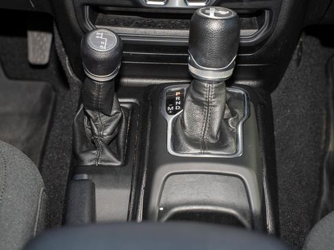 Used 2020 Jeep Wrangler Unlimited Sport S image 25