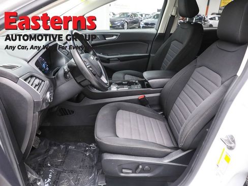 Used 2020 Ford Edge SE image 14