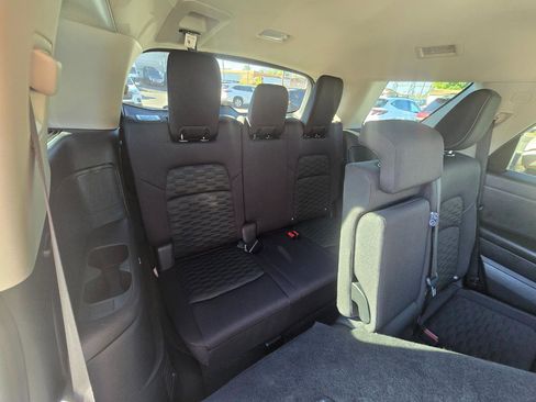 Used 2022 Nissan Pathfinder SV AWD/4WD image 17