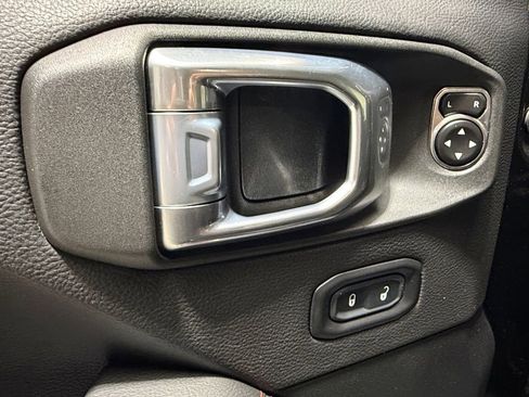 Used 2021 Jeep Wrangler Unlimited Rubicon w/ Uconnect 4C Nav & Sound Group image 21