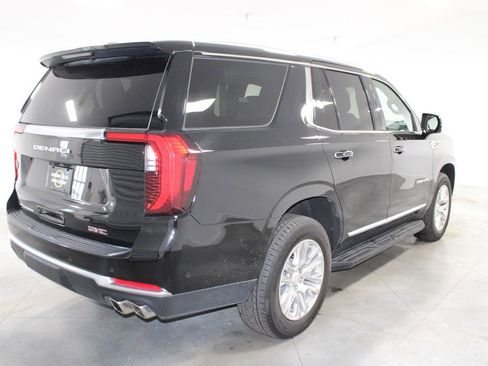 Used 2025 GMC Yukon Denali AWD/4WD image 9